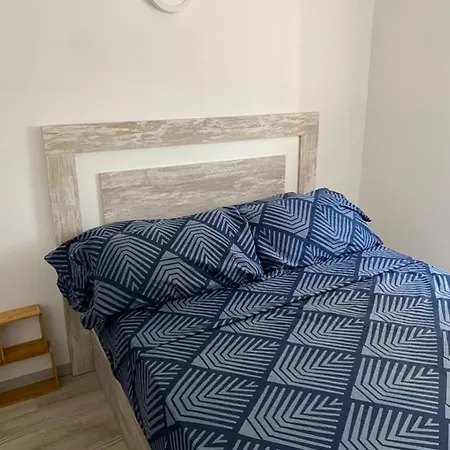 Santo Cinco إمبوريابرافا