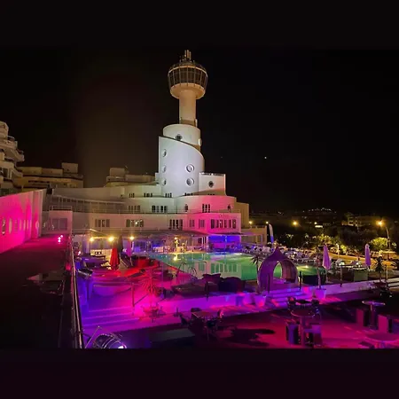 Santo Cinco شقة إمبوريابرافا